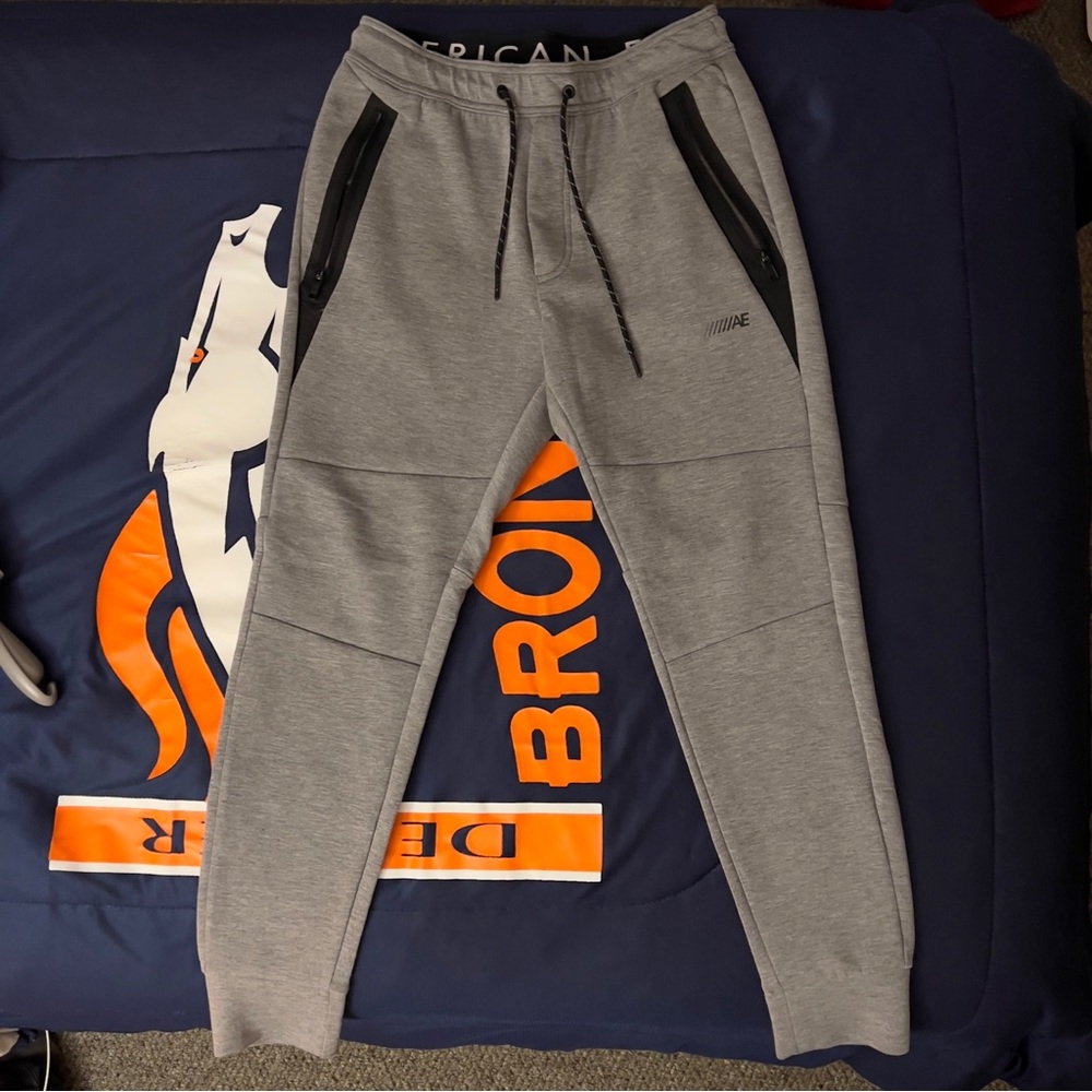American Eagle Joggers (Men’s XS / S)